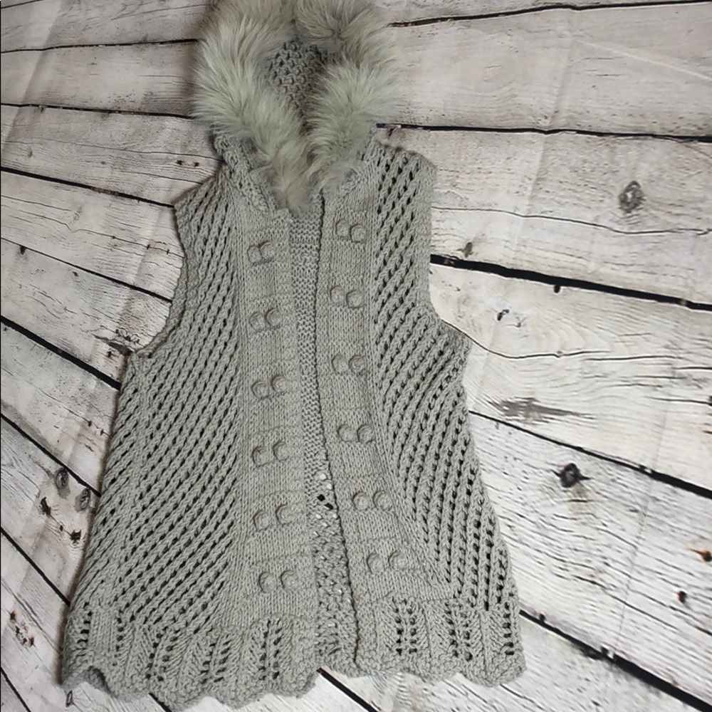 Joy🌸Joy gray sleeveless knit vest w/fur hood M/L